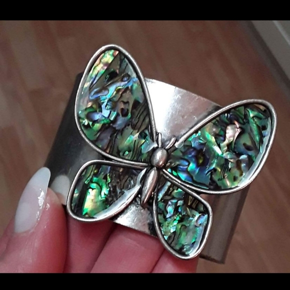 unknown Jewelry - Cool butterfly abalone/ silvertone cuff